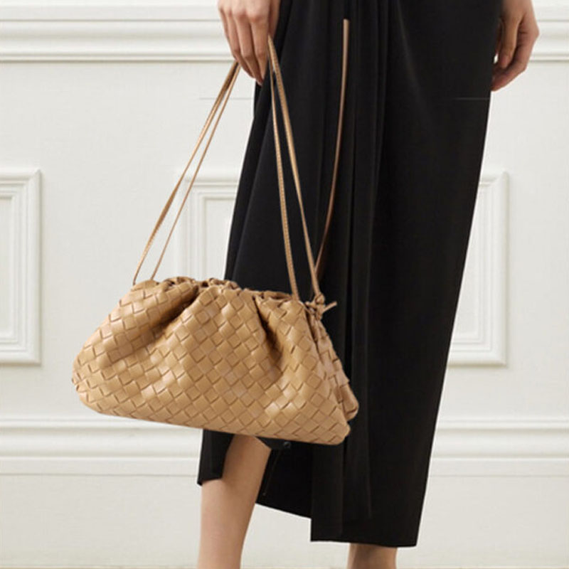 Women’s Woven Cloud Shape Shoulder Crossbody Clutch Bag image 2
