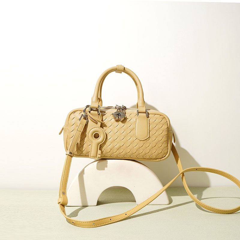 Women’s Woven Genuine Leather Zipper Lock Top Handle Bag In Minimalist image 3
