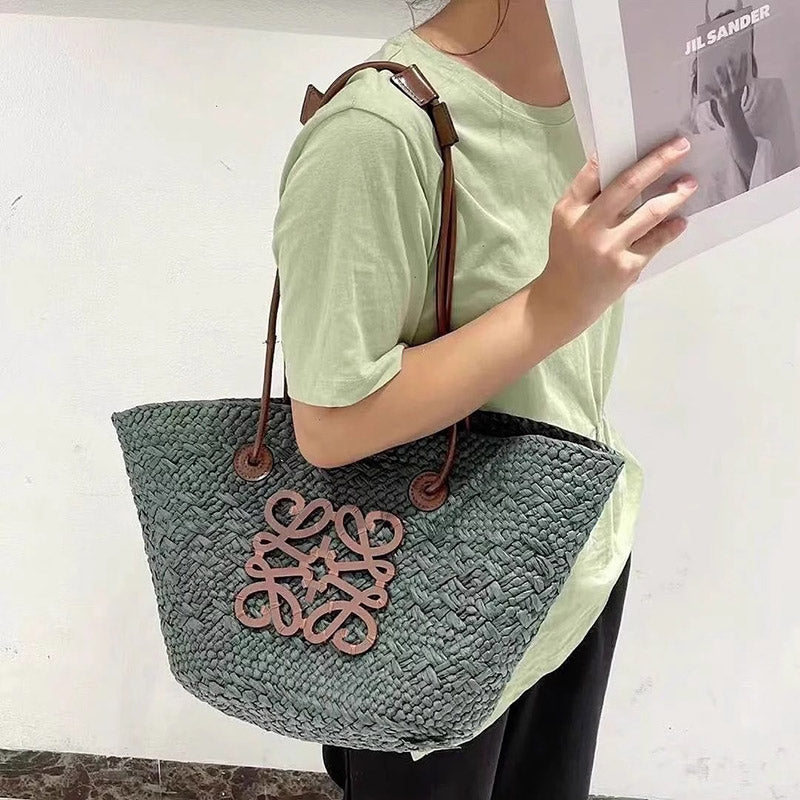 Women’s Woven Straw Shoulder Tote Bag image 4