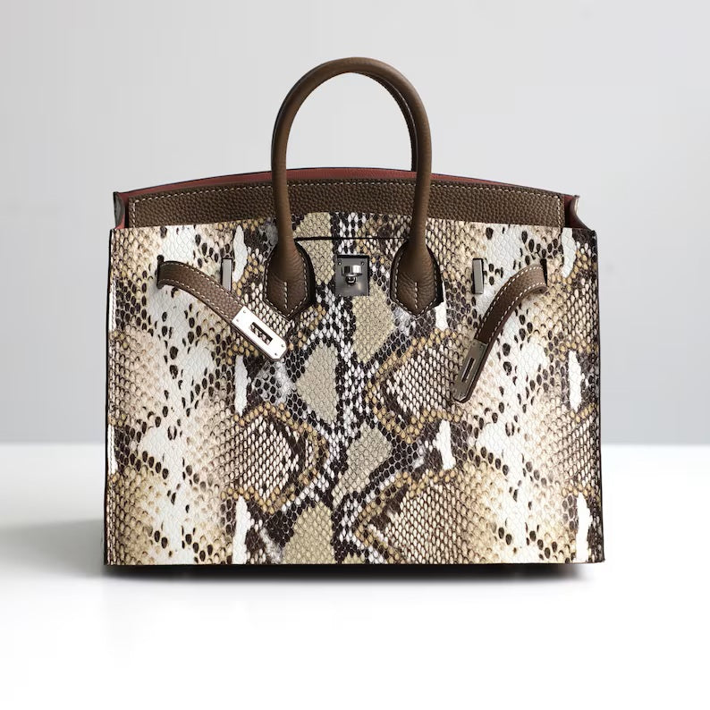 Embossing leather Birkin covers,are fully customizable and available in a wide range of colors to suit your personal style.