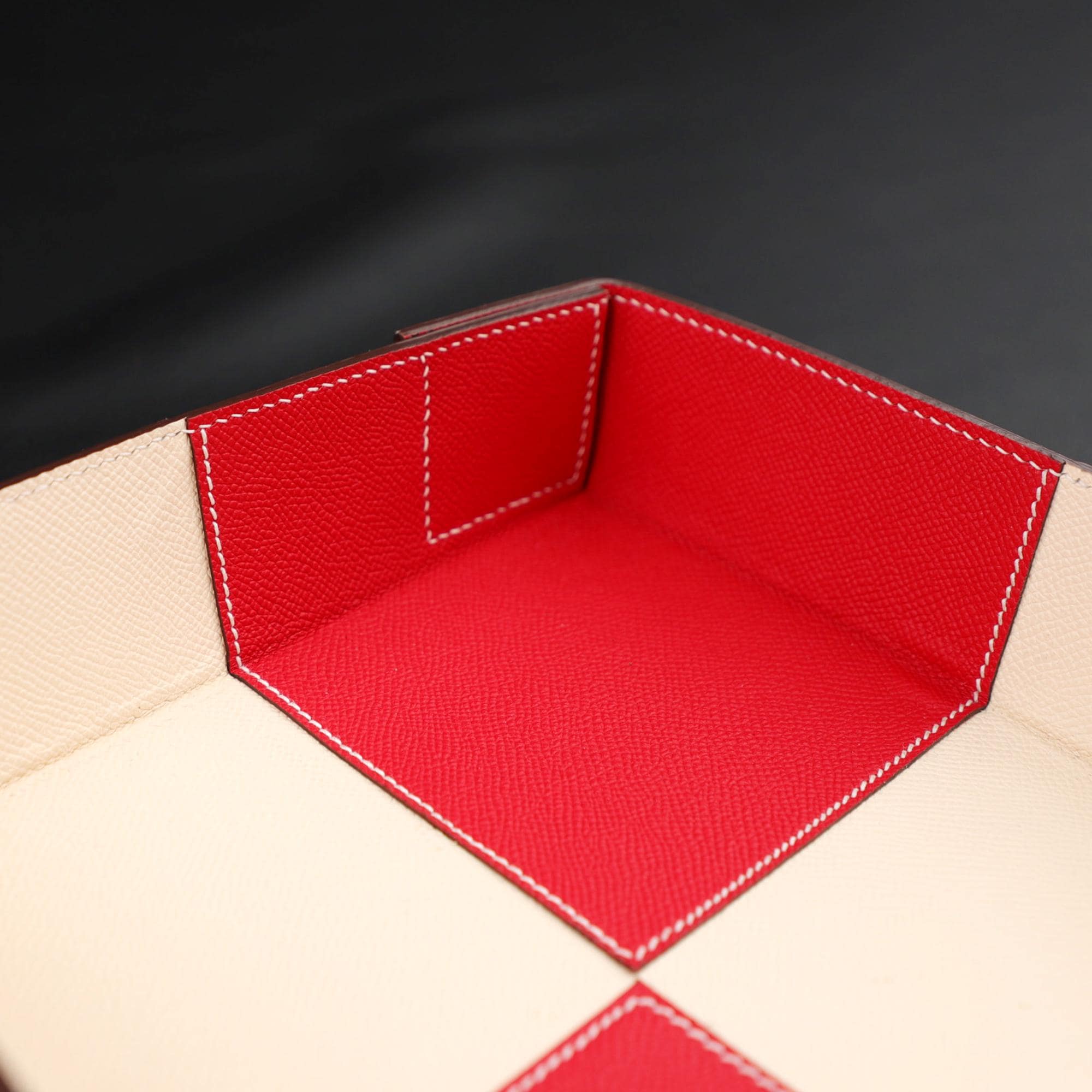 Derby Table Ornament with Epsom Calfskin Appliqué on Both Sides, Saddle Stitch Vertical Finish,Derby Centrepiece