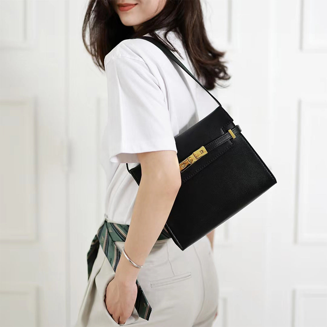 Manhattan Square Baguette Shoulder Bag in Black | Handmade Women's Shoulder Bag - Wirkin™