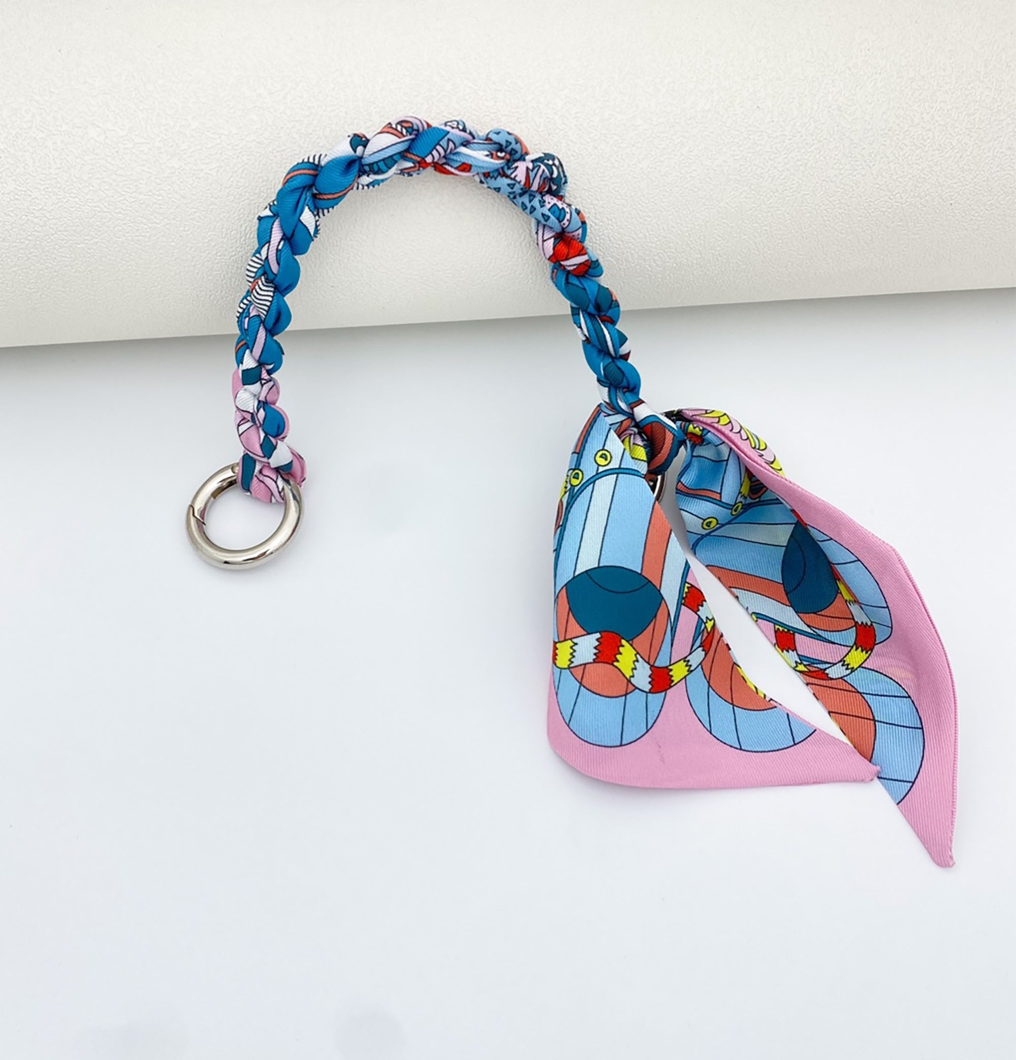 Handcrafted Evelyn Bag Strap – Braided Rope Scarf with Bow Tie, Suitable for Handheld and Underarm Carry