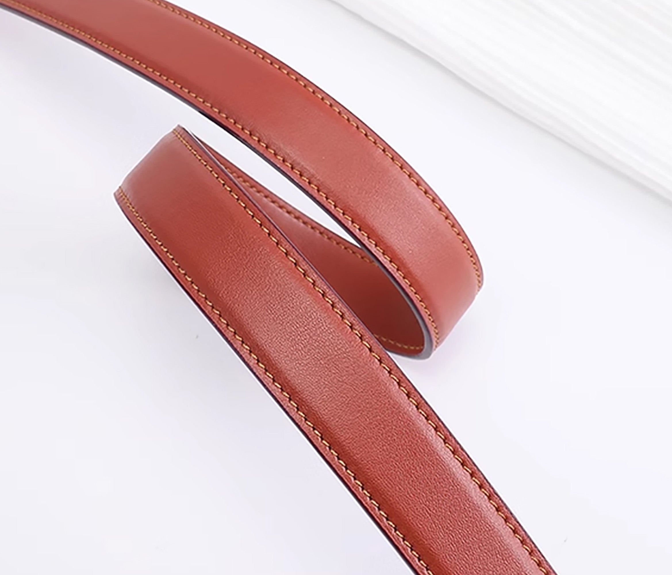 Underarm modification adjustable crossbody strap for Luna Pebble Leather Shoulder Bag, handmade custom leather strap.