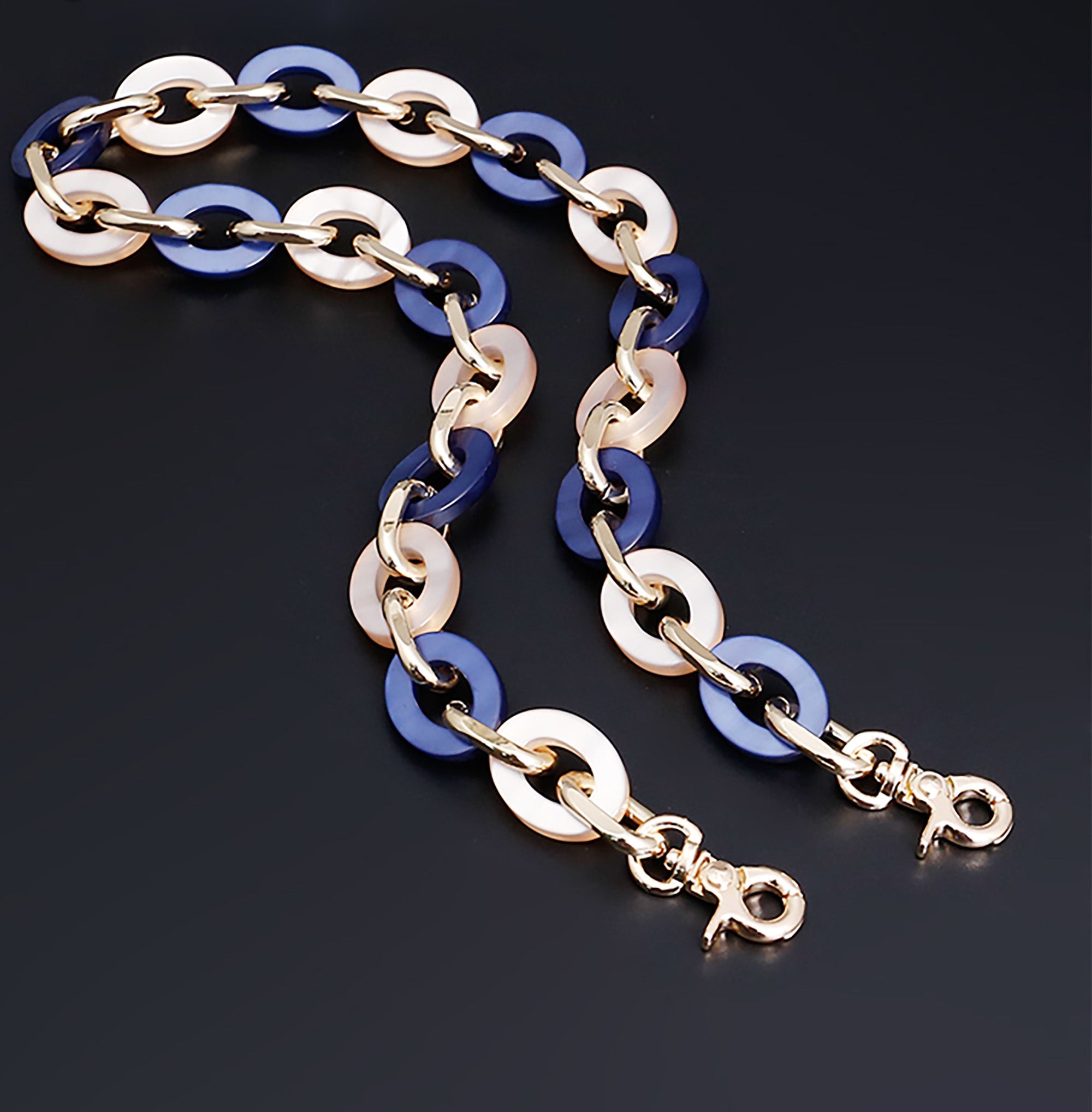 Vintage underarm bag chain, acrylic resin chain, single shoulder handbag strap accessory.