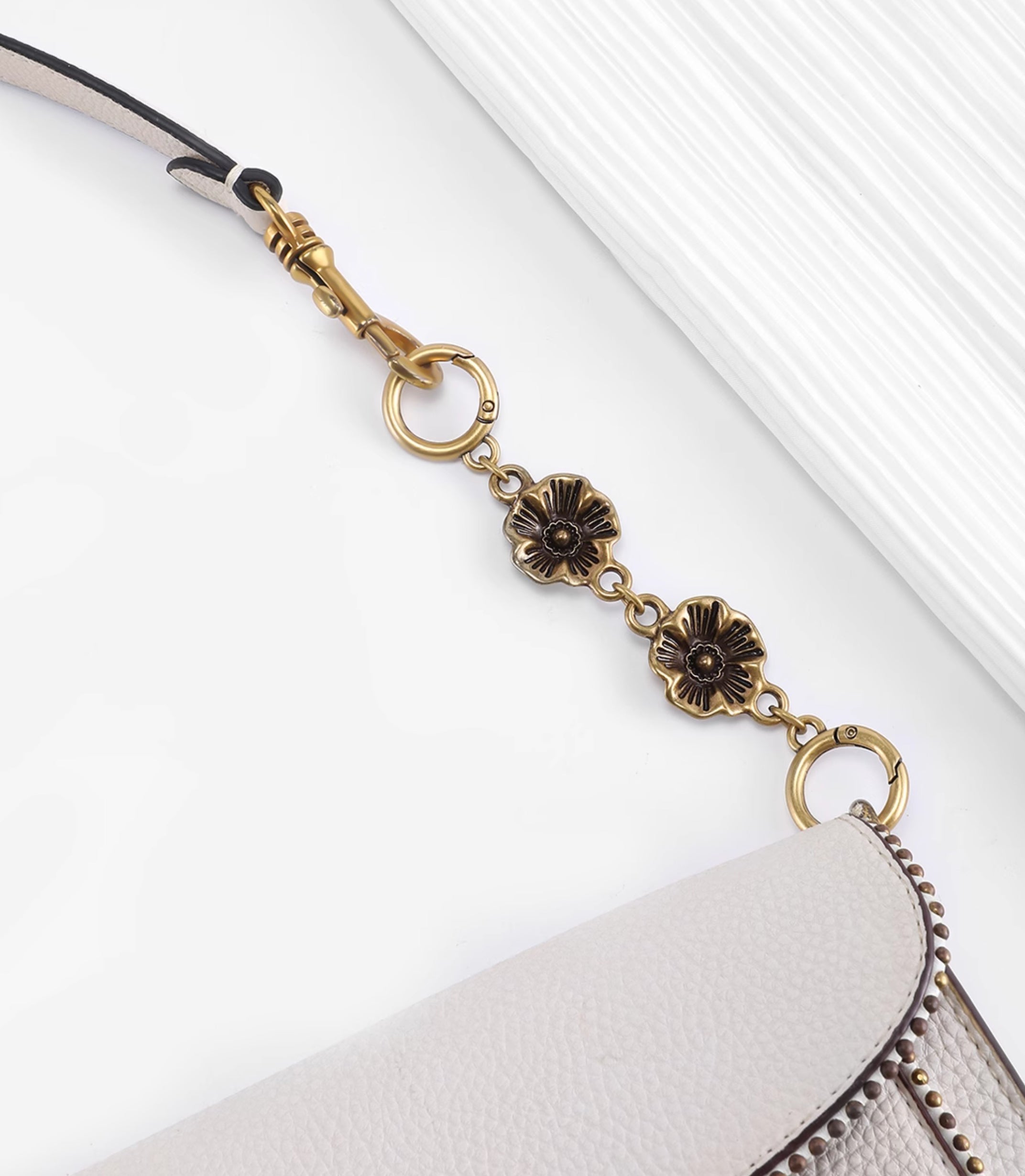 Tabby26 armpit bag with extended chain accessory, 14.5 cm long camellia style metal chain