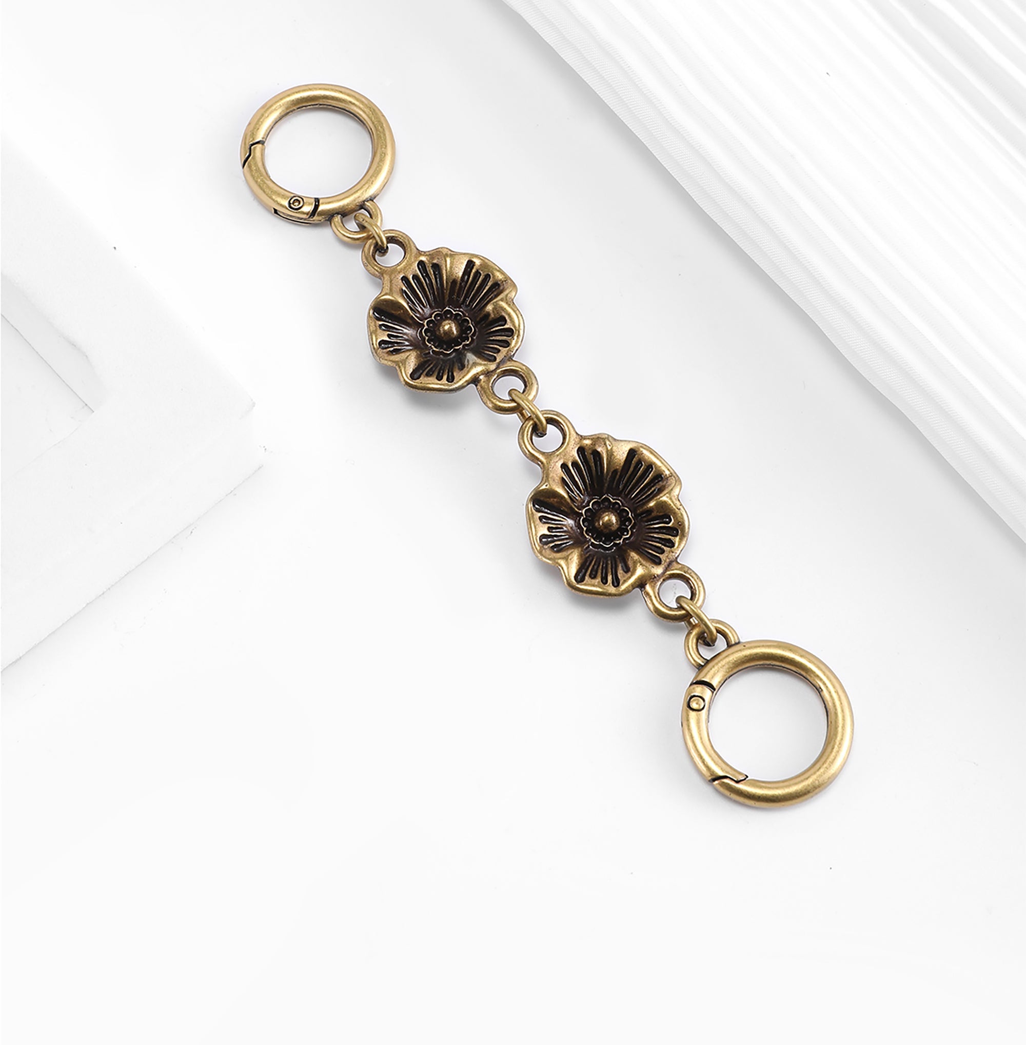 Tabby26 armpit bag with extended chain accessory, 14.5 cm long camellia style metal chain